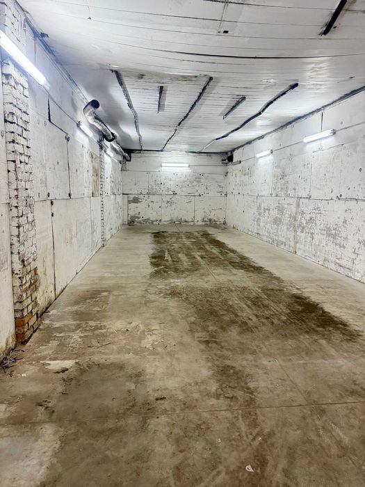 Здається складське приміщення площею 350 кв.м. Вигідна ціна. Рампа