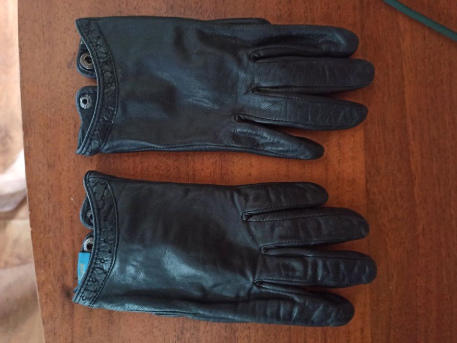Продам две пары кожаных новых перчаток