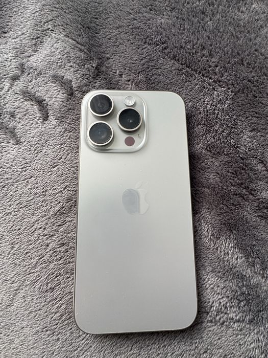 Продам iphone 15 Pro 256gb