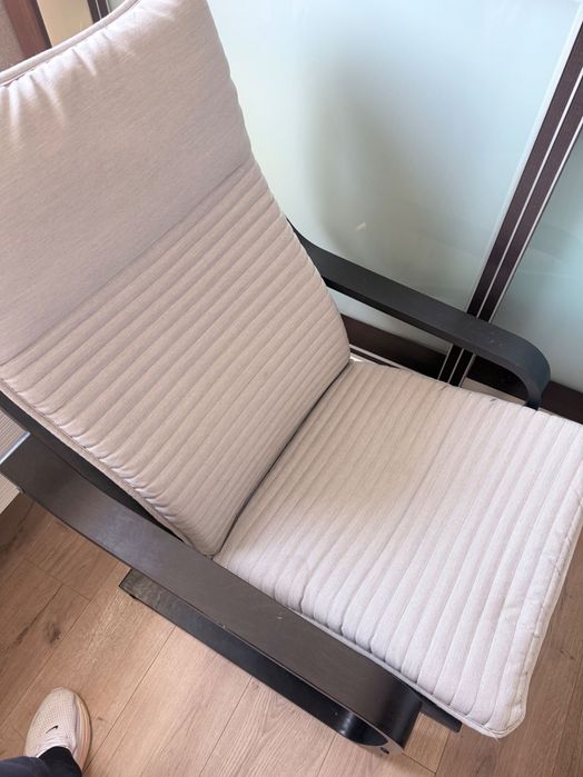 Poltrona mais apoio para pés Poäng IKEA