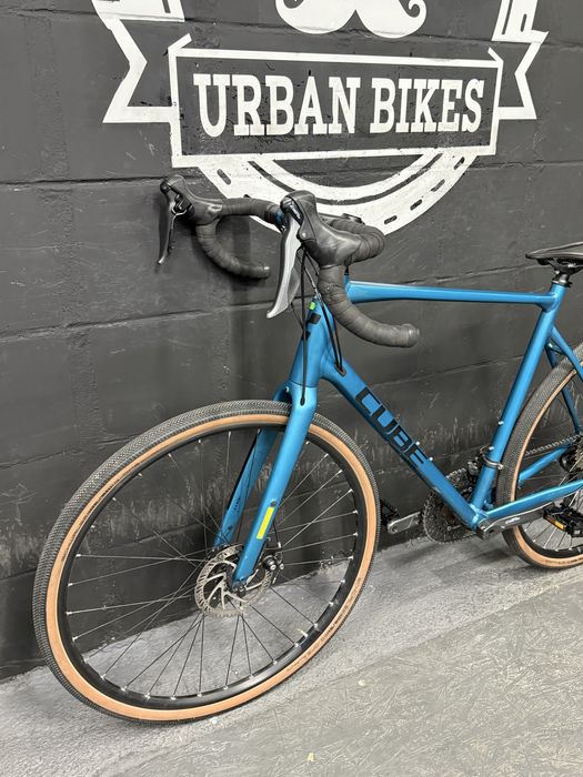Rower miejski Gravel Cube Nuroad Shimano Claris Aluminium Tarczowe Hamulce XL 57 cm Urban Bikes