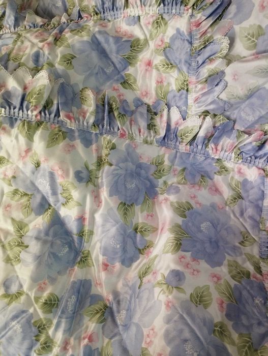 Vendo colcha de cama antiga