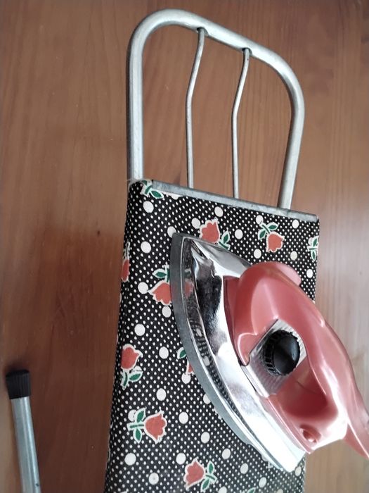 Brinquedo ferro engomar e tabua passar ferro
