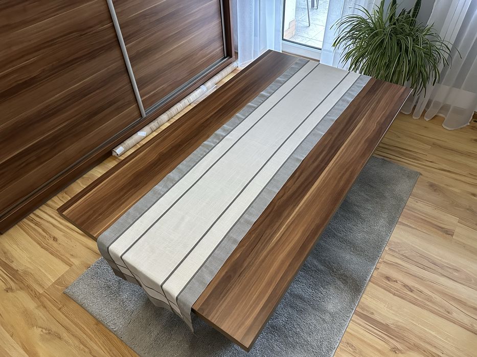 Stół rozkladany do salonu 140x80cm w kolorze ciemny dąb