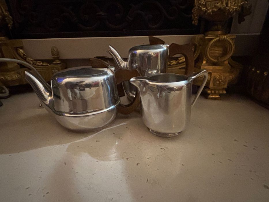 Conjunto de Cafeteira, Bule e leiteira Picquot Ware