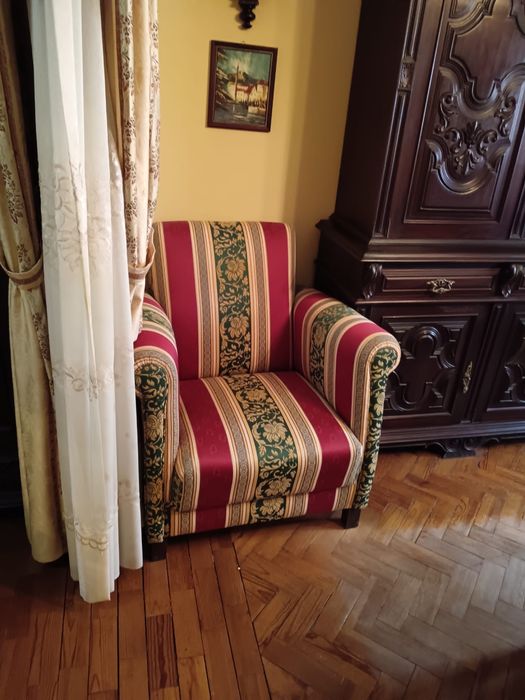 Sofa cama e poltronas antigos