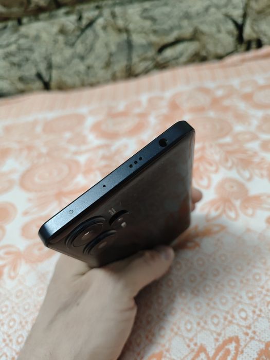 Продам телефон Poco f5