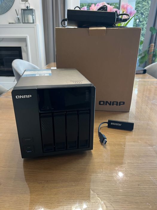 QNAP TS-453A | 16GB RAM | Karta 2.5GbE | HDD 320GB FUJITSU