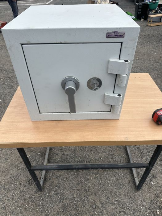 Sejf Metalkas klasa I – sejf gabinetowy, solidny, sprawny