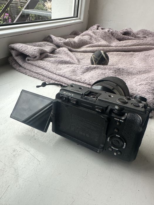 Sony FX3 + Uchwyt XLR (Możliwość kupna samego body) + 2x Tamron + Rode Pro+