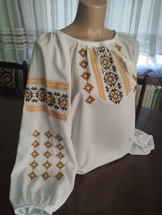 Стильні Вишиванки