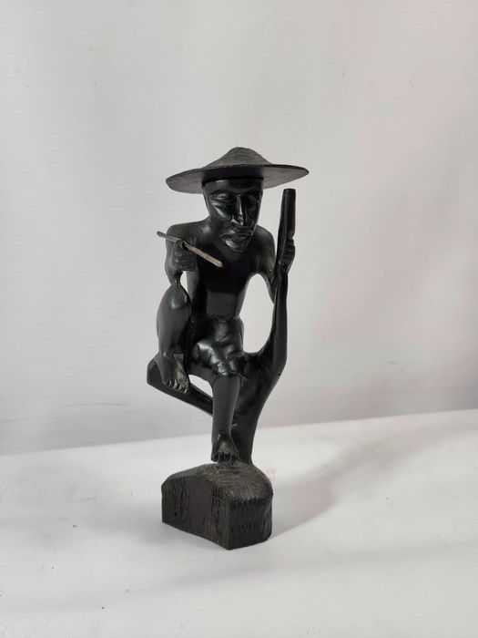 Antyczna Drewniana Figurka Rybaka