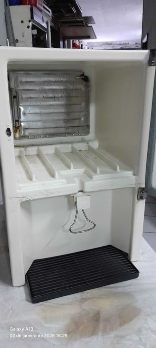 Mini refrigerador de bebidas