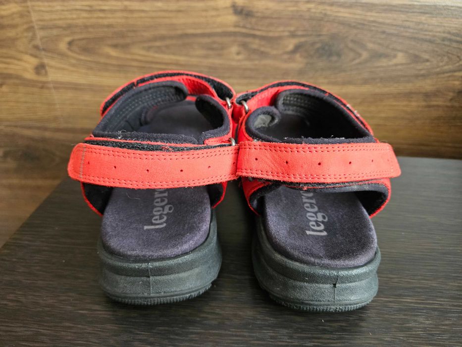 Сандалии Legero/ECCO (Австрия) р. 40 стелька 26 см, ярко- красные. Срочно.