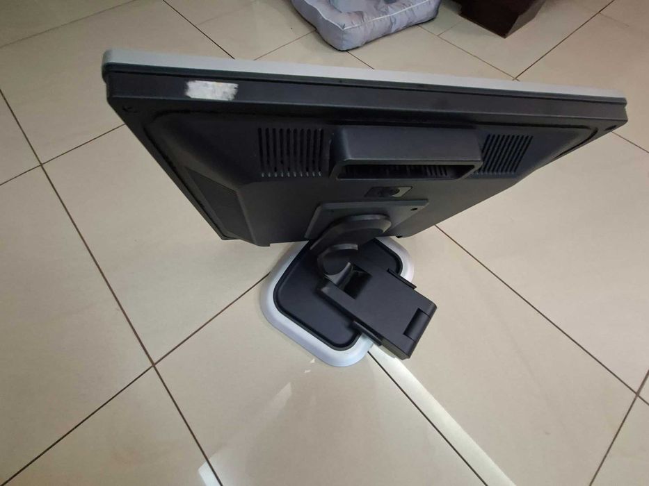 monitor HP L1950G + kable. W pełni sprawny