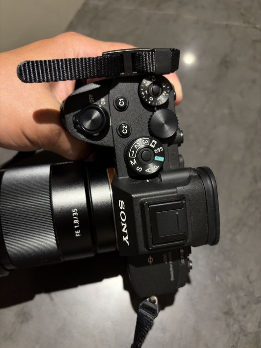 Sony 7R IV como nova com lente 35mm