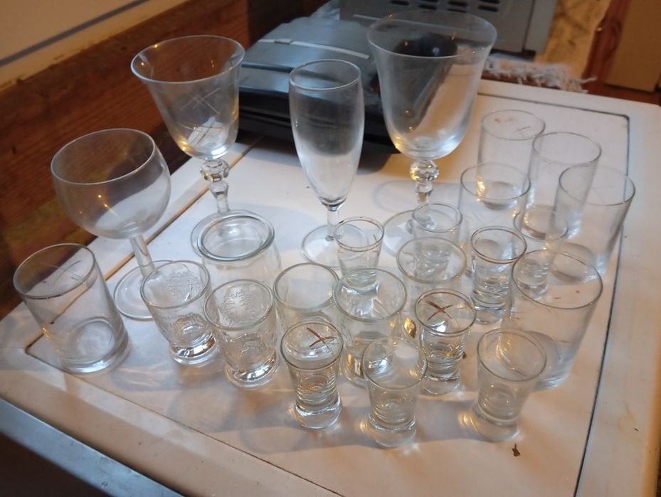 Oddam różne kieliszki