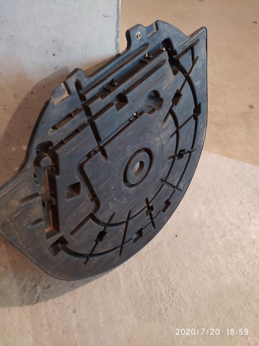 Пол богажника Мазда 3