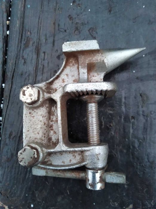 Продам малу професійну   .наковальню ювеліра .