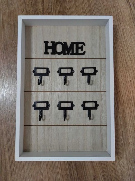 Wieszak na klucze z uchwytami
