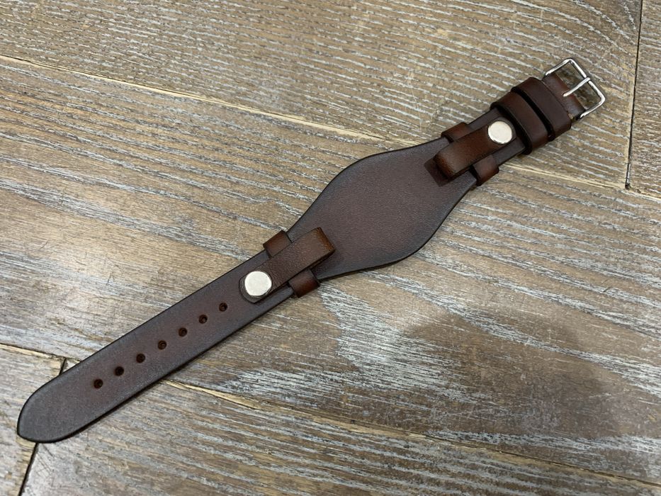 Не прошитый плоский кожаный ремешок с напульсником ручной работы