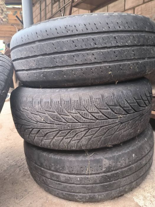 Продам шини з дисками 205/65/r15