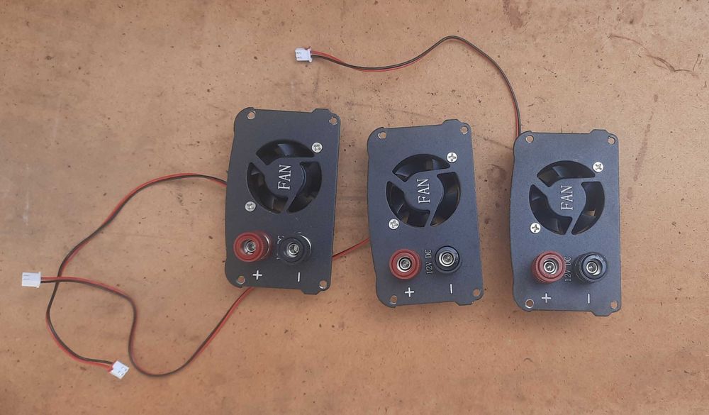 Панелька для інвертора з клемами та кулером