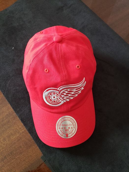 Бейсболка фирменная Red wings