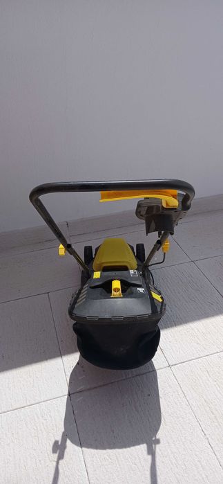 Maquina de cortar relva, eletrica