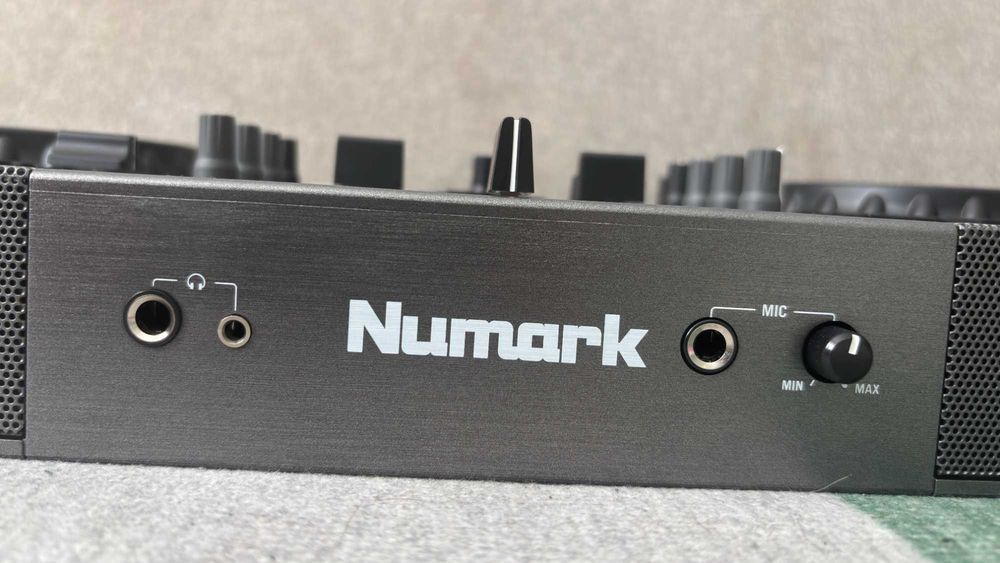 Kontroler Numark Mixstream Pro Go + Case