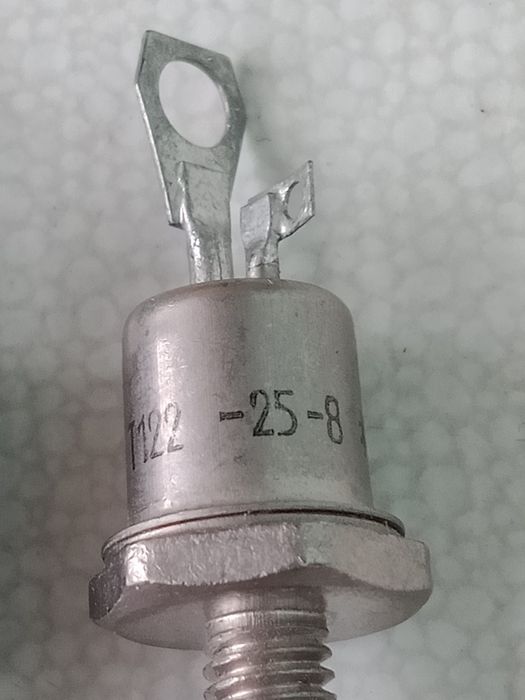 Тиристоры КУ202Н,Л,Е,Т132-50-5,Т122-25-6,Т122-20-8,ДЛ122-40-10,КД2997Б