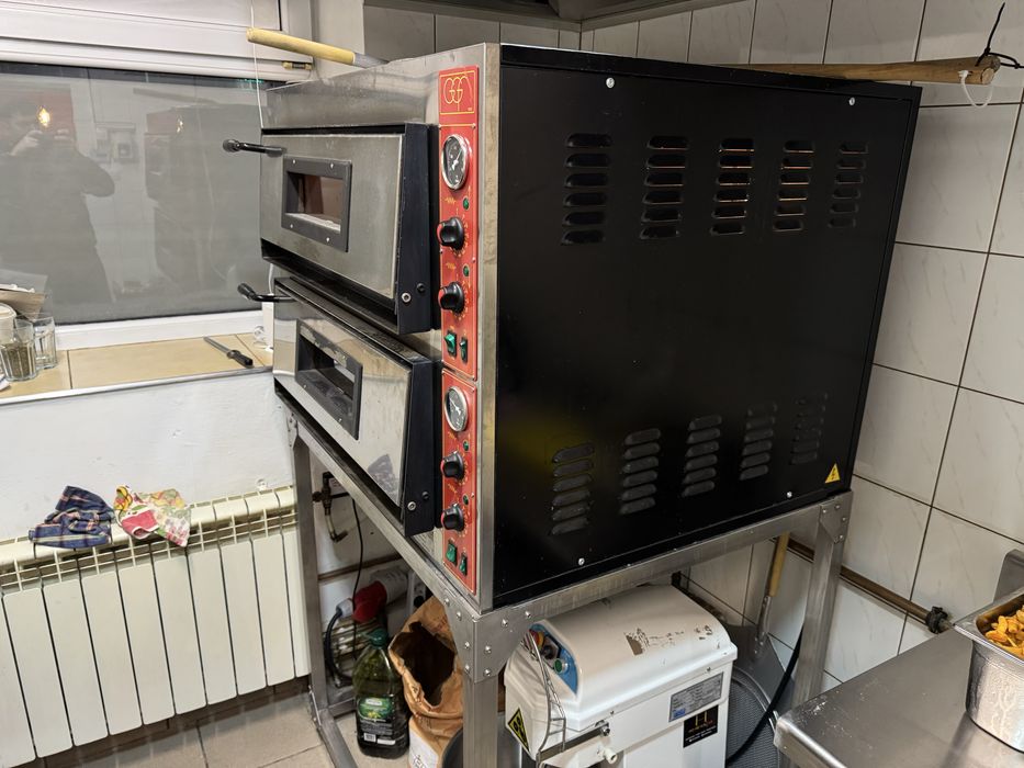 Sprzedam profesjonalny piec do pizzy – dwukomorowy.