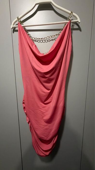 Vestido com Corrente