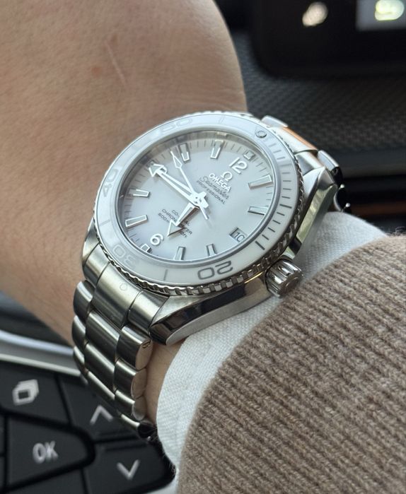 Zegarek Omega Seamaster Planet Ocean 42 mm White Polar - Idealny