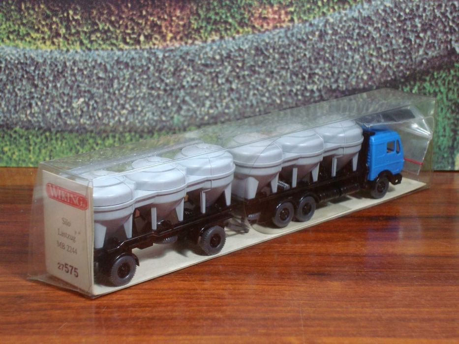 Wiking H0 27575 - Mercedes 2244 / Caminhão articulado com Silos