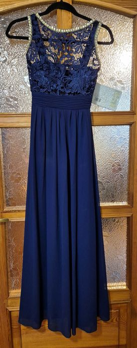 Długa sukienka wieczorowa