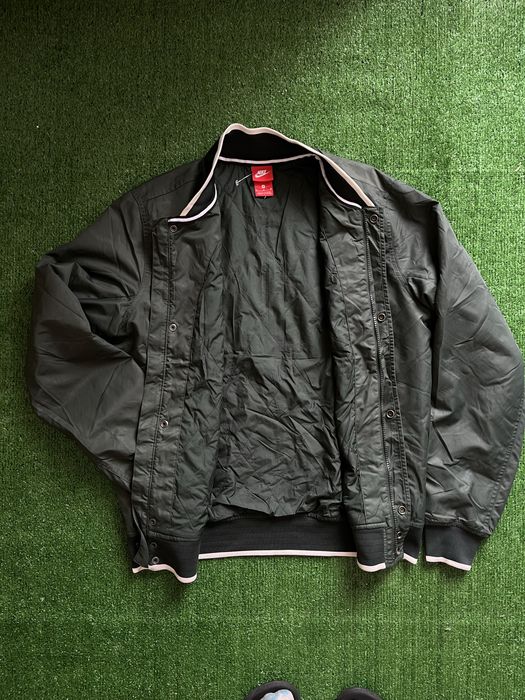 Бомбер Nike Sportswear (Big Logo) — Стиль и Комфорт