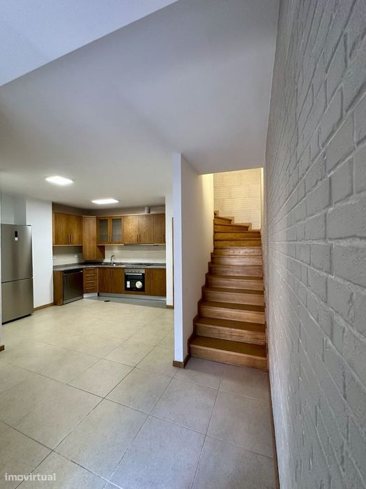 V2 renovada e equipada | 70 m² | 2 WC | Carvalhido / Constituição