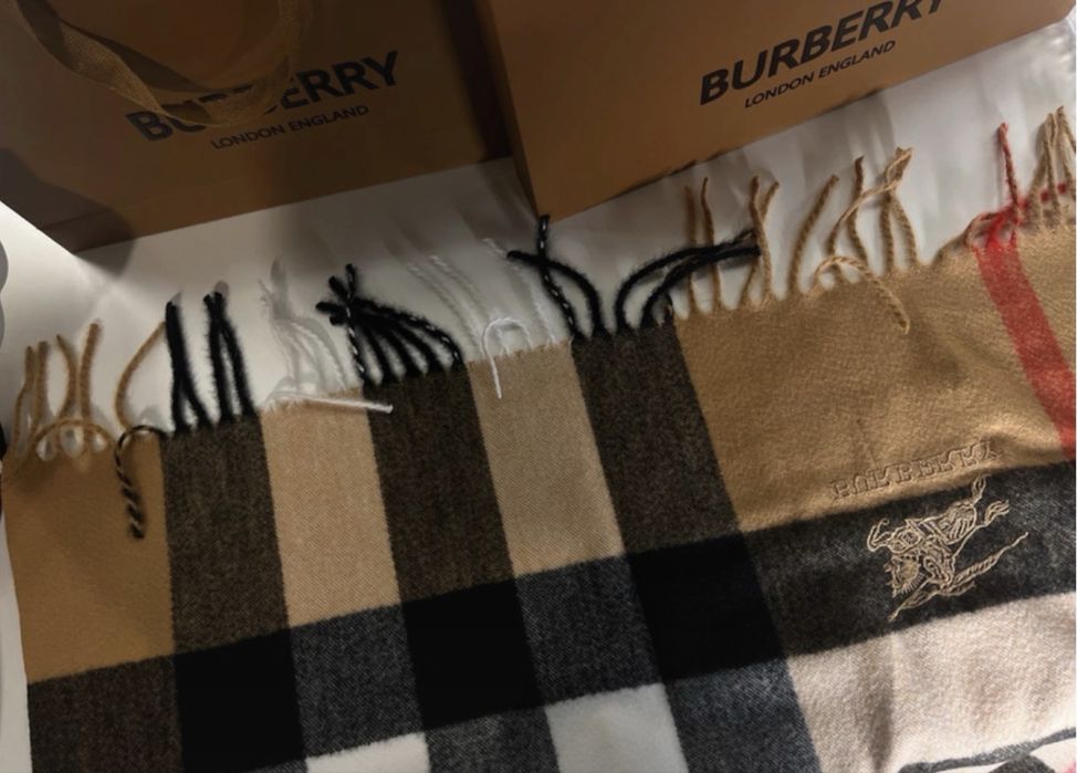 Szalik nowy burberry