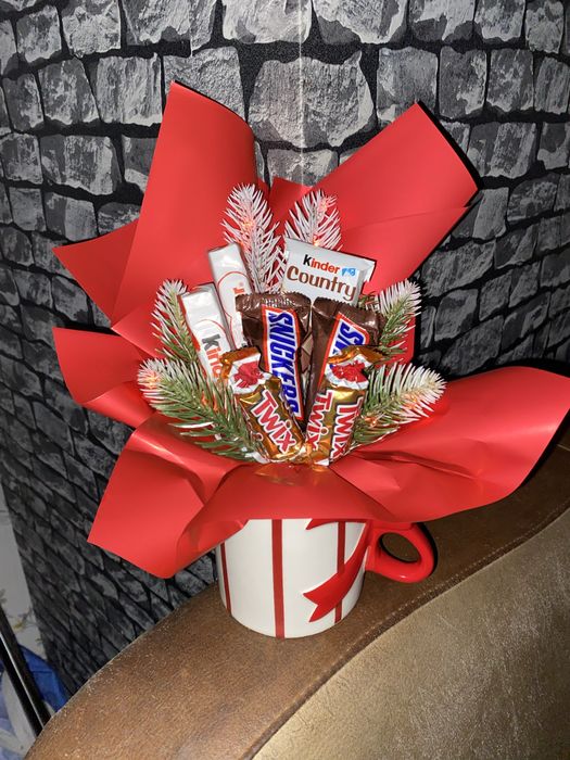 Солодкі цукерки в чашечці