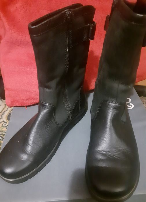 Жіночі чоботи ECCO.