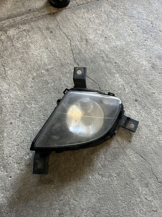 Bmw e90 części czujnik temp lampa przeciwmgielna zamki maski znaczek grill gałka
