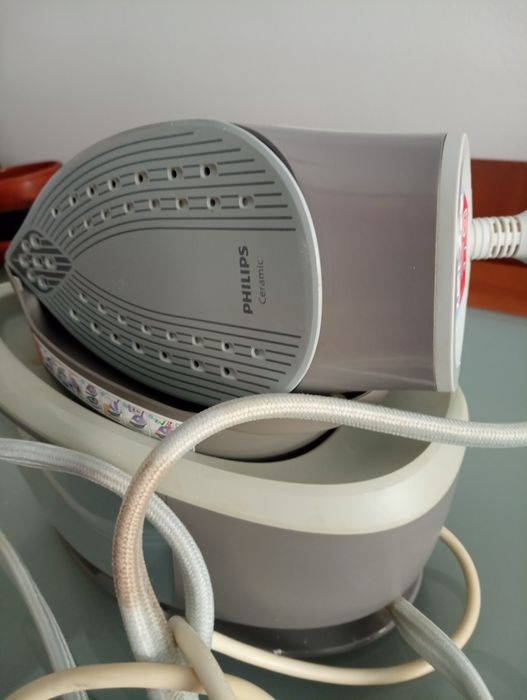 Ferro de engomar a vapor com caldeira	Philips 2000 series			Como novo!