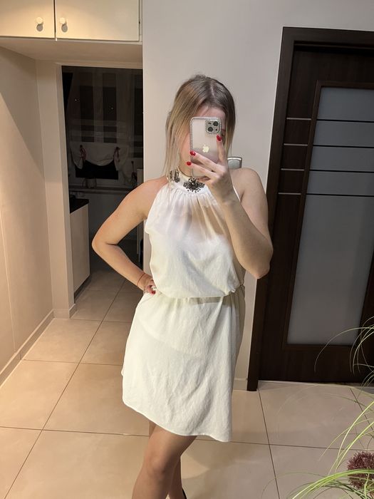 Sukienka kremowa z cekinami