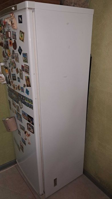 Морозильна камера Indesit SFR 167