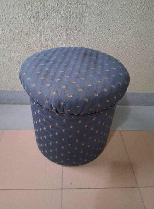 Puff redondo em tecido