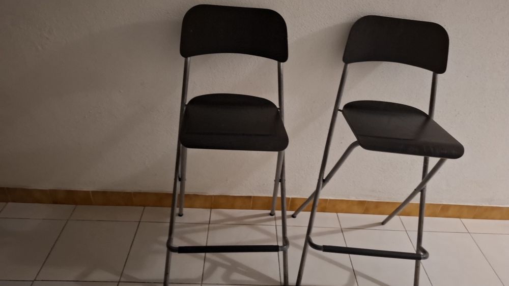 Conjunto de 2 cadeiras ou Banco alto c/encosto, dobrável IKEA