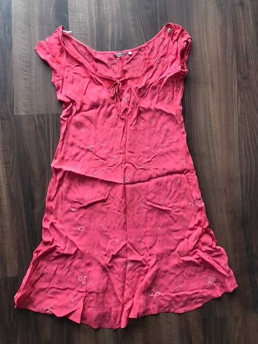 letnia, koralowa sukienka w kwiatki Tatuum r. L/40