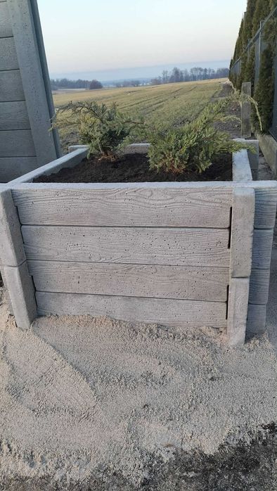 Donica ogrodowa, warzywnik, podwyższone grządki betonowe