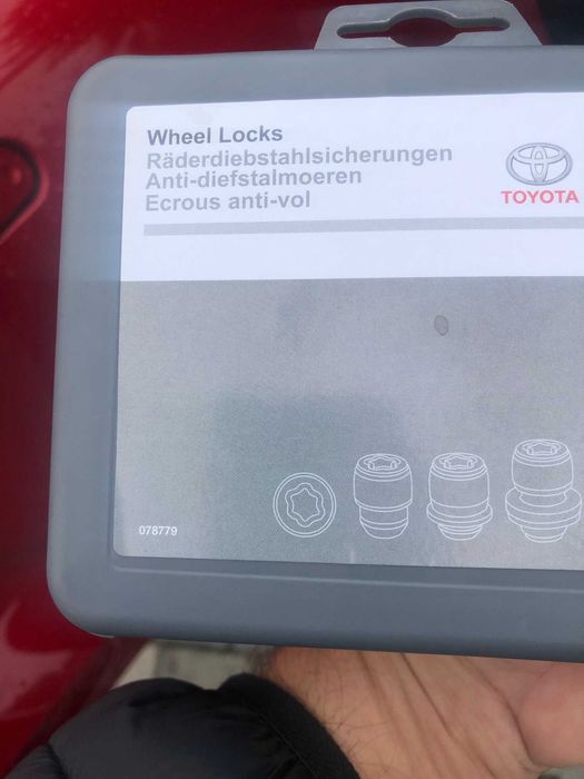 Sprzedam komplet oryginalnych kół Toyota CH-R 2025 opony letnie